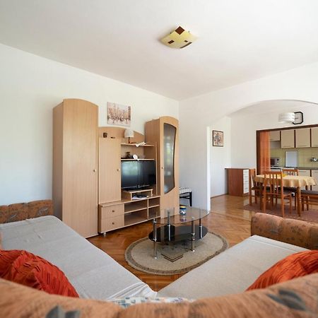 Apartman Ema Gornji Karin Exterior photo