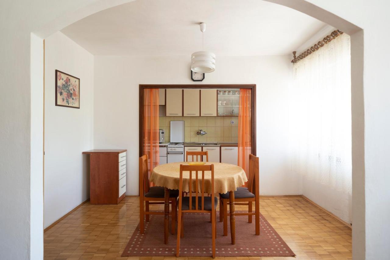 Apartman Ema Gornji Karin Exterior photo