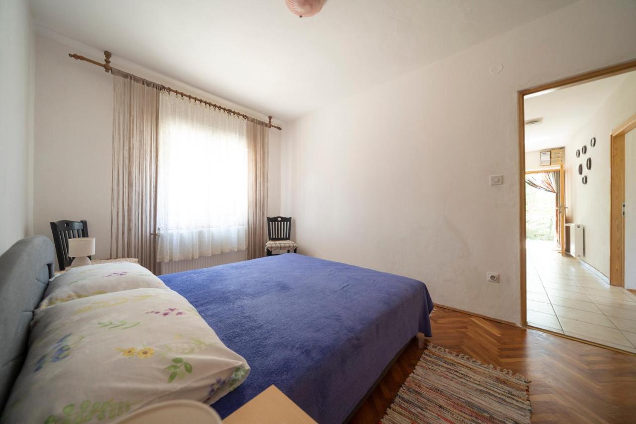 Apartman Ema Gornji Karin Exterior photo